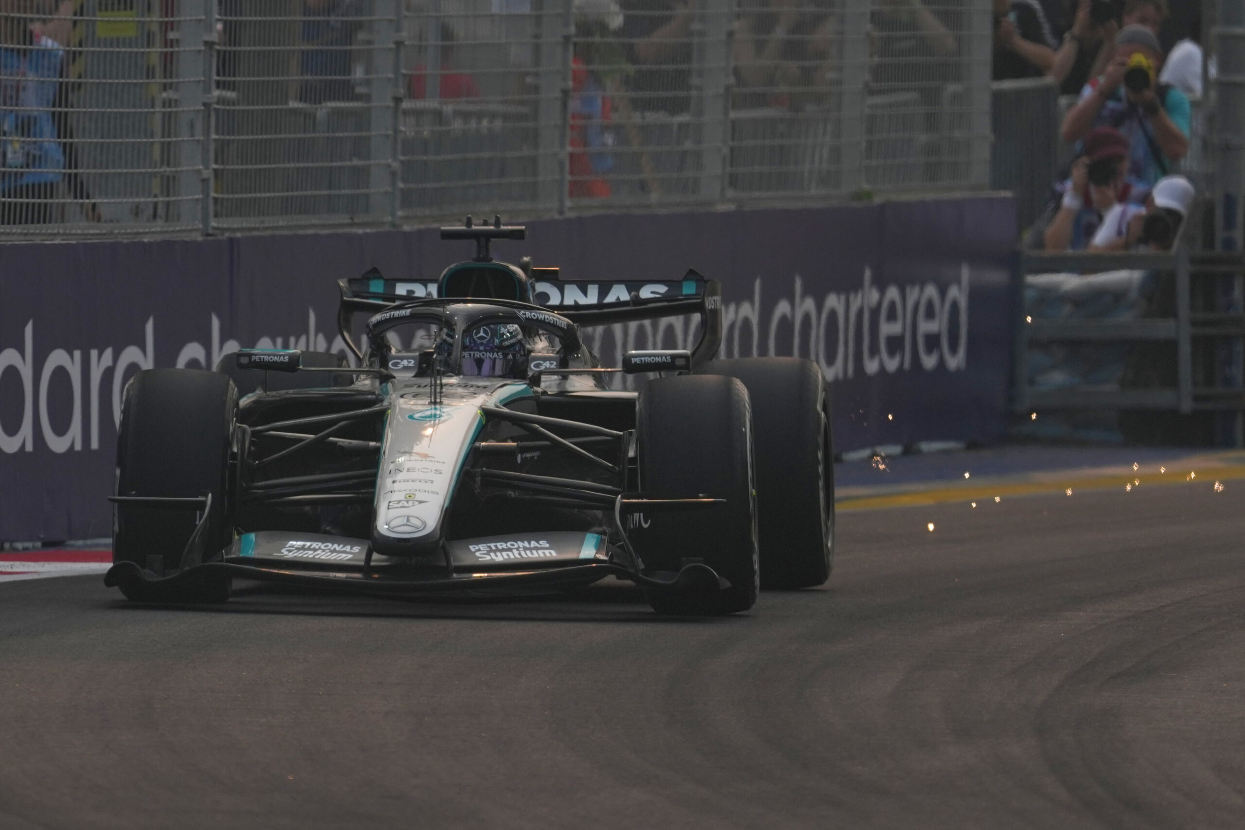 Dramatičan udes Georga Rasela dok je vodio sprint trku u Singapuru – George Russell Formula 1 Singapur