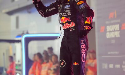 Maks Ferstapen konačno trijumfovao u Singapuru i kompletirao pobede na svim F1 stazama