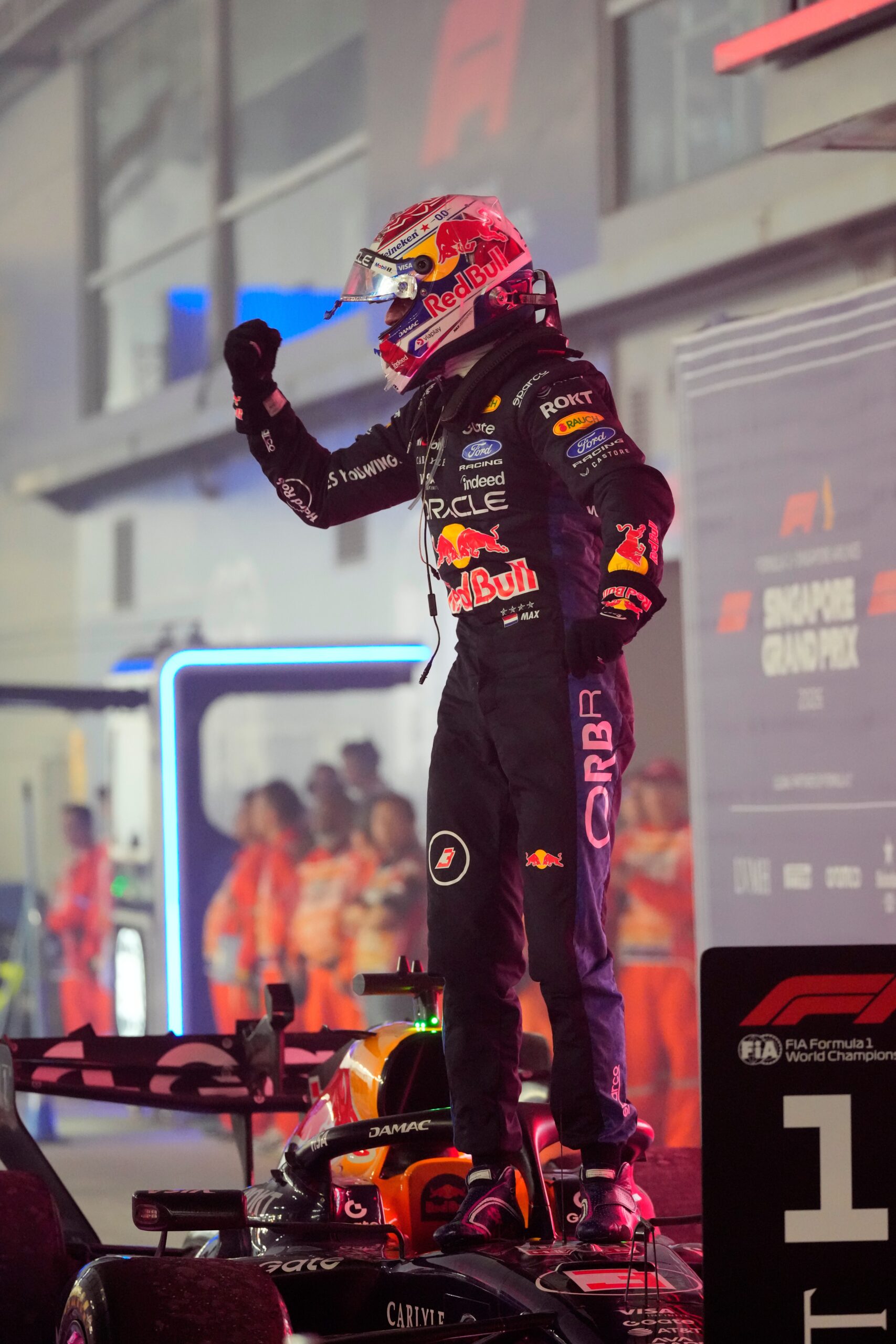 Maks Ferstapen konačno trijumfovao u Singapuru i kompletirao pobede na svim F1 stazama