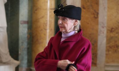 TEŽAK PUT DO SLAVE PEVAČICE LEPE LUKIĆ: Porodične prepreke i podrška majke obeležile njen početak (FOTO)