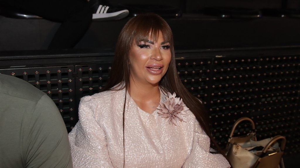ZAŠTO ANA KULIĆ NE PRATI PUT STARIJE SESTRE: Mlađa sestra Miljane Kulić podelila romantičan trenutak sa dečkom (FOTO) – Ana Kulić Instagram