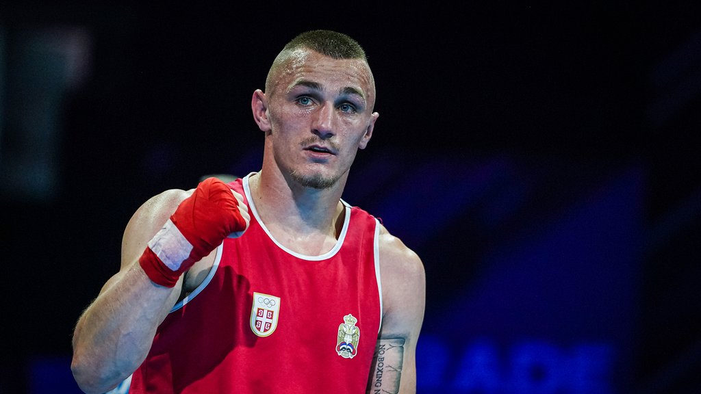 Almir Memić poznat kao 'Srpski Tajson' nastupiće na Balkan Boxing 14 spektaklu u Budvi – napad na Balkan Boxing 14 spektakl