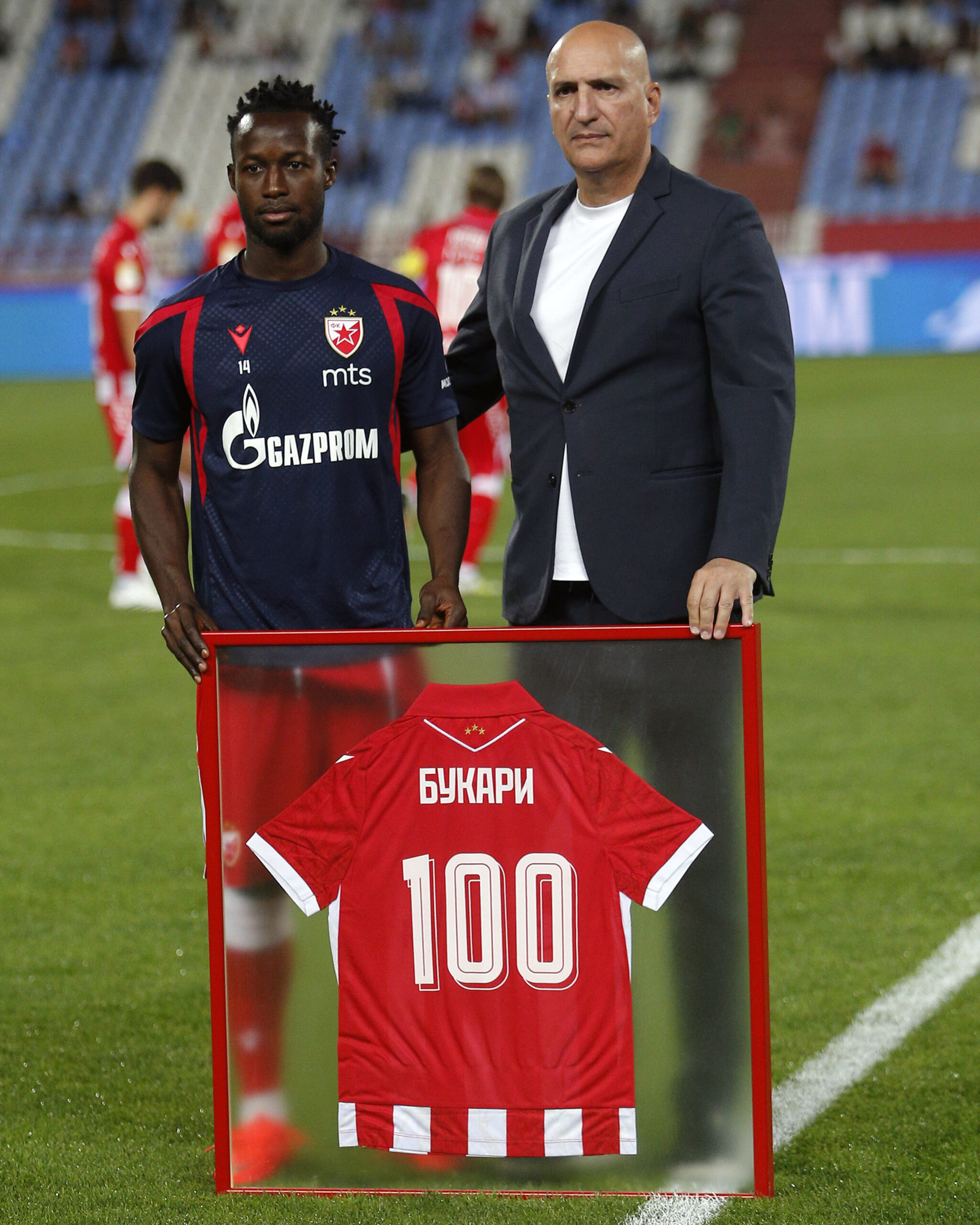 Crvena zvezda dobila olakšanje: Osmanu Bukariju smanjena suspenzija pred ključne mečeve
