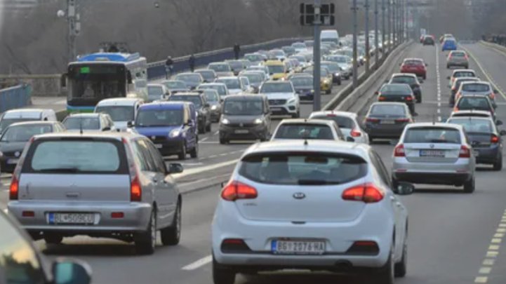 Kamioni na Batrovcima čekaju 5 sati: Pogledajte kakvo je stanje na granicama Srbije večeras