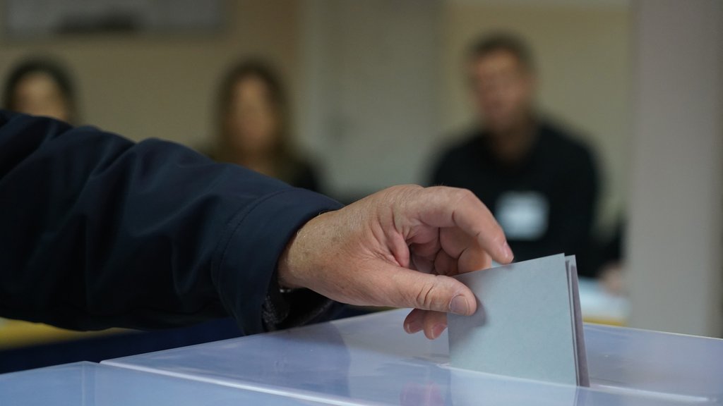 Republička izborna komisija donela odluku o štampanju glasačkih listića za izbore – štampanje glasačkih listića