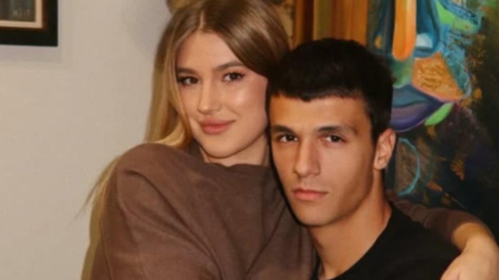 EMOTIVNI TRENUTAK NA TRIBINAMA: Lena Marinković podržala dečka Vukašina Jovanovića na utakmici, zabeležila nežan gest (FOTO)