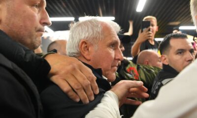 Željko Obradović dočekan ovacijama u Areni pri povratku među navijače Partizana – napad emocija