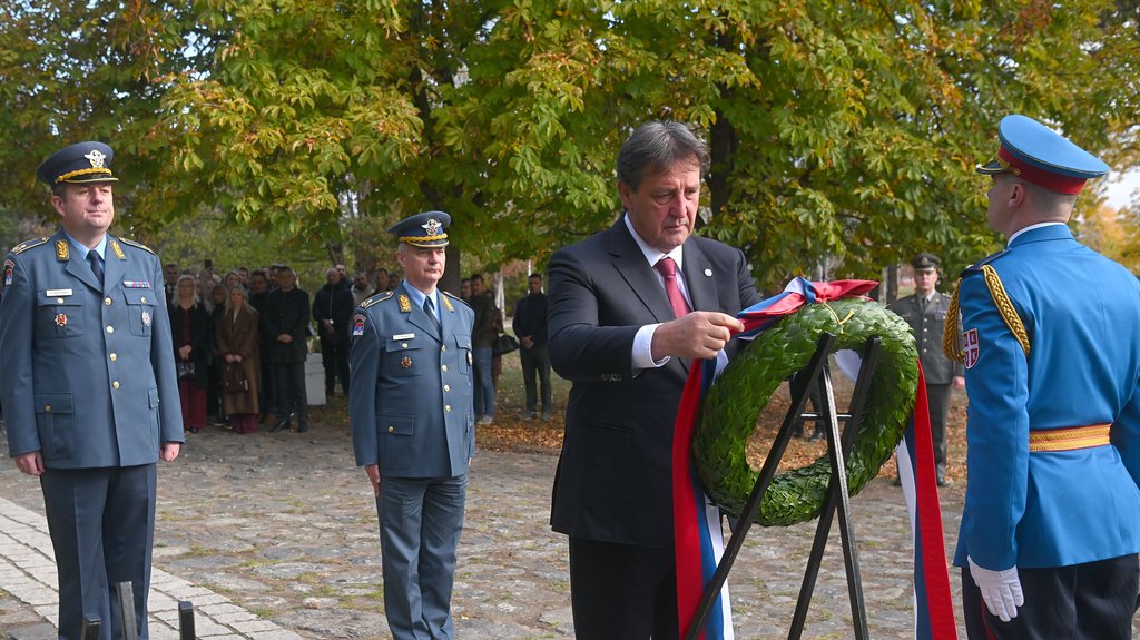 Dan oslobođenja Kruševca: Ministar Gašić položio vence na ključnim spomenicima