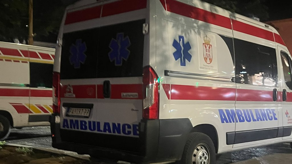 Dve saobraćajne nezgode u Beogradu: Tri osobe povređene, hitna pomoć intervenisala više od 100 puta