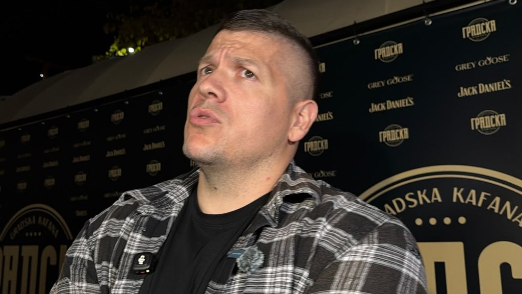 KAKO JE PORODIČNA PRIČA OBELEŽILA SLOBU RADANOVIĆA: Pevač otvoreno govorio o prihvatanju Jeleninih sinova iz prvog braka (FOTO) – prihvatanje Jeleninih sinova