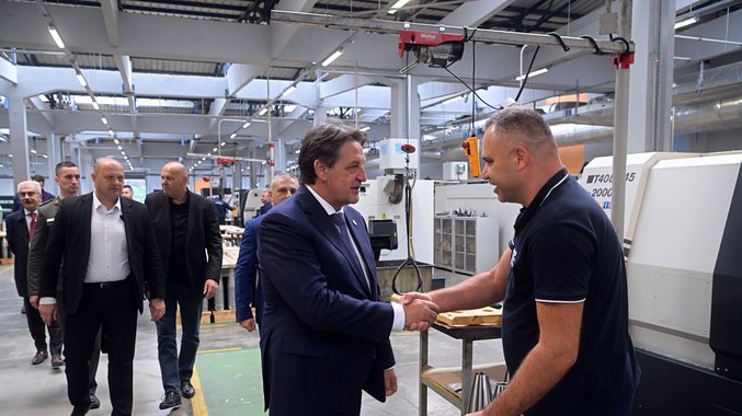 Ministar odbrane obišao fabriku 'Sloboda' u Čačku: Rezultati i planovi za razvoj – Sloboda AD u Čačku