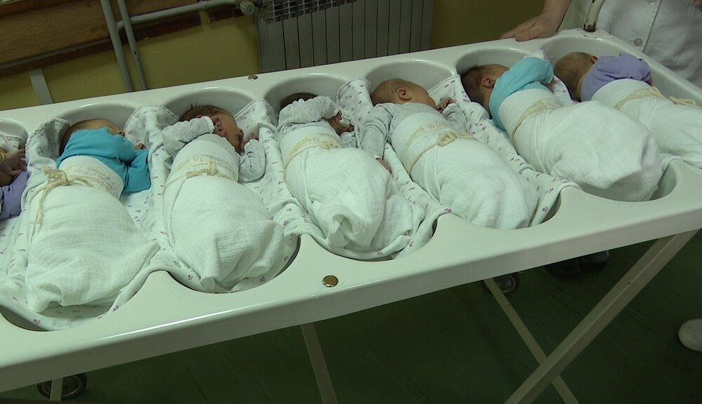 Rast broja beba u Nišu: Država povećava podršku roditeljima i ulaže u porodilišta