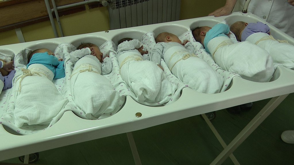 Rast broja beba u Nišu: Država povećava podršku roditeljima i ulaže u porodilišta