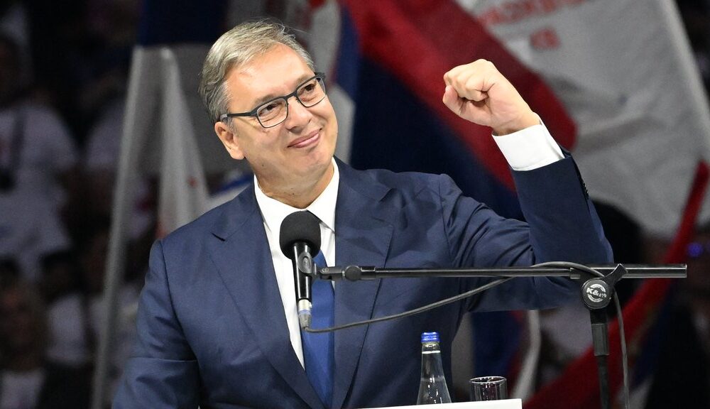 Skup „Aleksandar Vučić – Ujedinjena Srbija“ okuplja građane na Trgu slobode u Novom Sadu – skup u Novi Sad