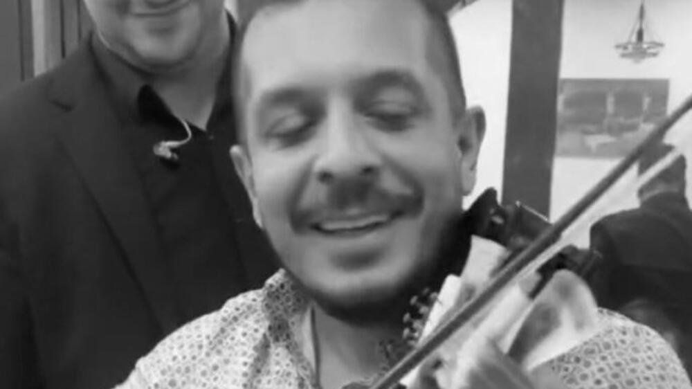 TEŠKE REČI MAJKE DEJANA MITROVIĆA: Suđenje odloženo, a porodica i dalje čeka na pravdu (FOTO) – porodica Dejana Mitrovića