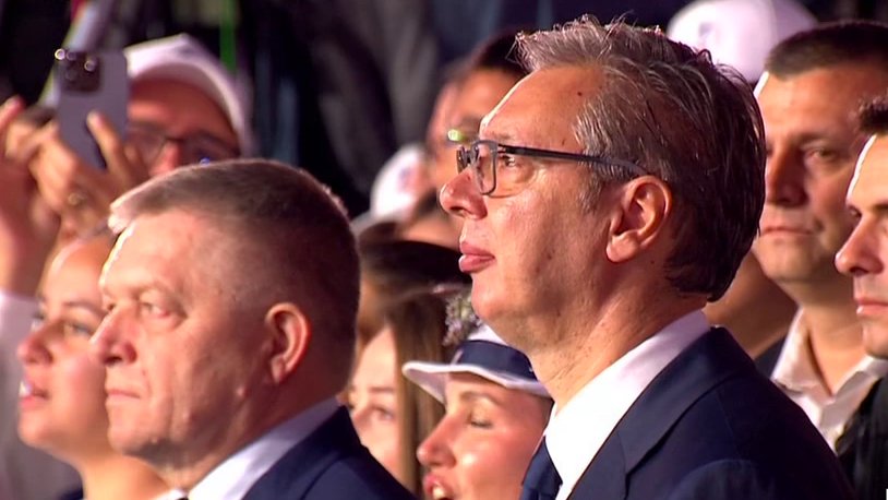 Aleksandar Vučić optužio političke protivnike za zloupotrebu tragedije u Novom Sadu – napad u Novom Sadu