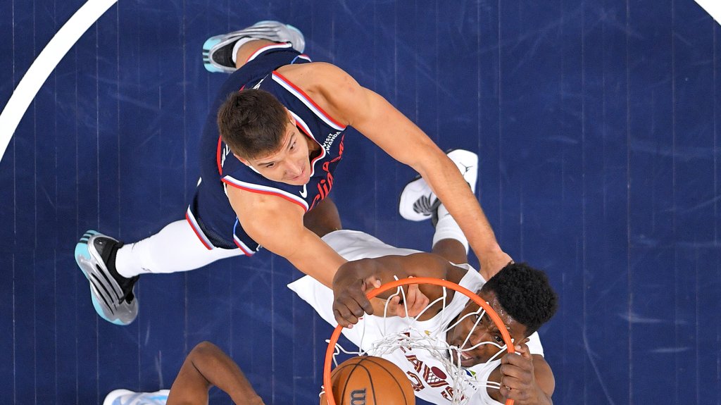 Bogdan Bogdanović predvodio Hjuston do pobede 116:89 nad Oklahomom u NBA predsezoni – napad Hjustona protiv Oklahome