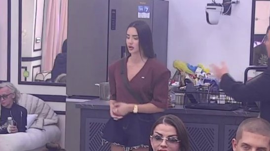 DA LI JE SVE BAŠ TAKO KAKO IZGLEDA: Anđela i Janjuš sumnjaju u Sandrine reči pred kamerama (VIDEO) – sumnje u odnos Sandre i Mateje