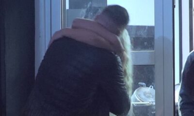GLORIJA NIJE KRILA ODUŠEVLJENJE: Marko Osmakčić stigao oldtajmerom i iznenadio verenu prstenom (VIDEO) – prsten na ruci