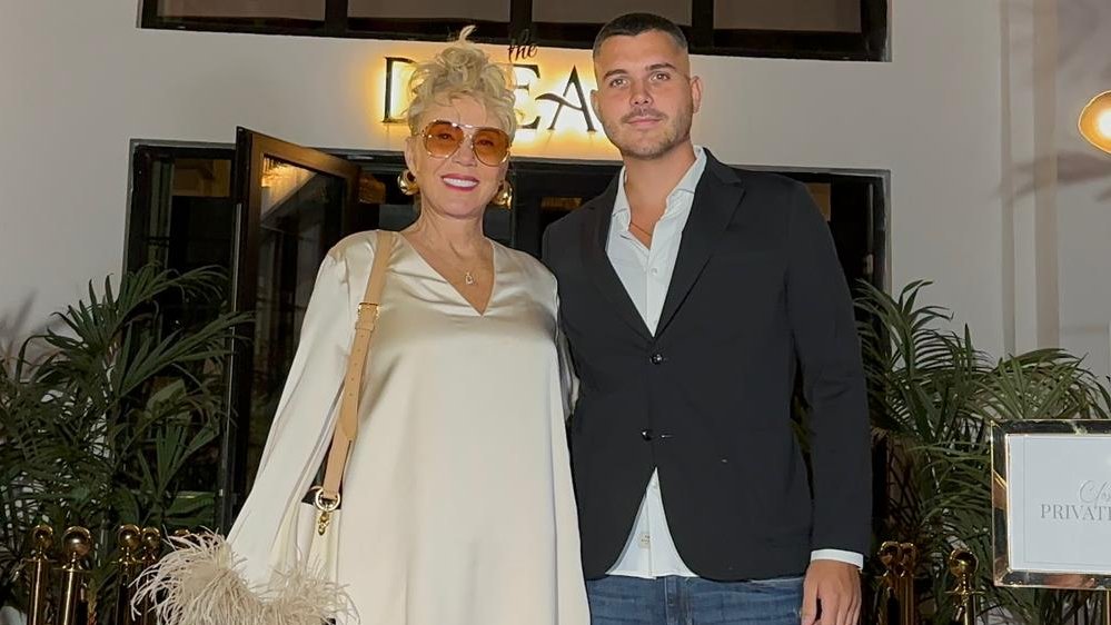 VIKTOR ŽIVOJINOVIĆ U NEVIĐENOM LUKSUZU: Sin Lepe Brene pozirao u ferariju vrednom tri miliona evra, primerak jedinstven u Srbiji (FOTO) – Viktor Živojinović u ferariju