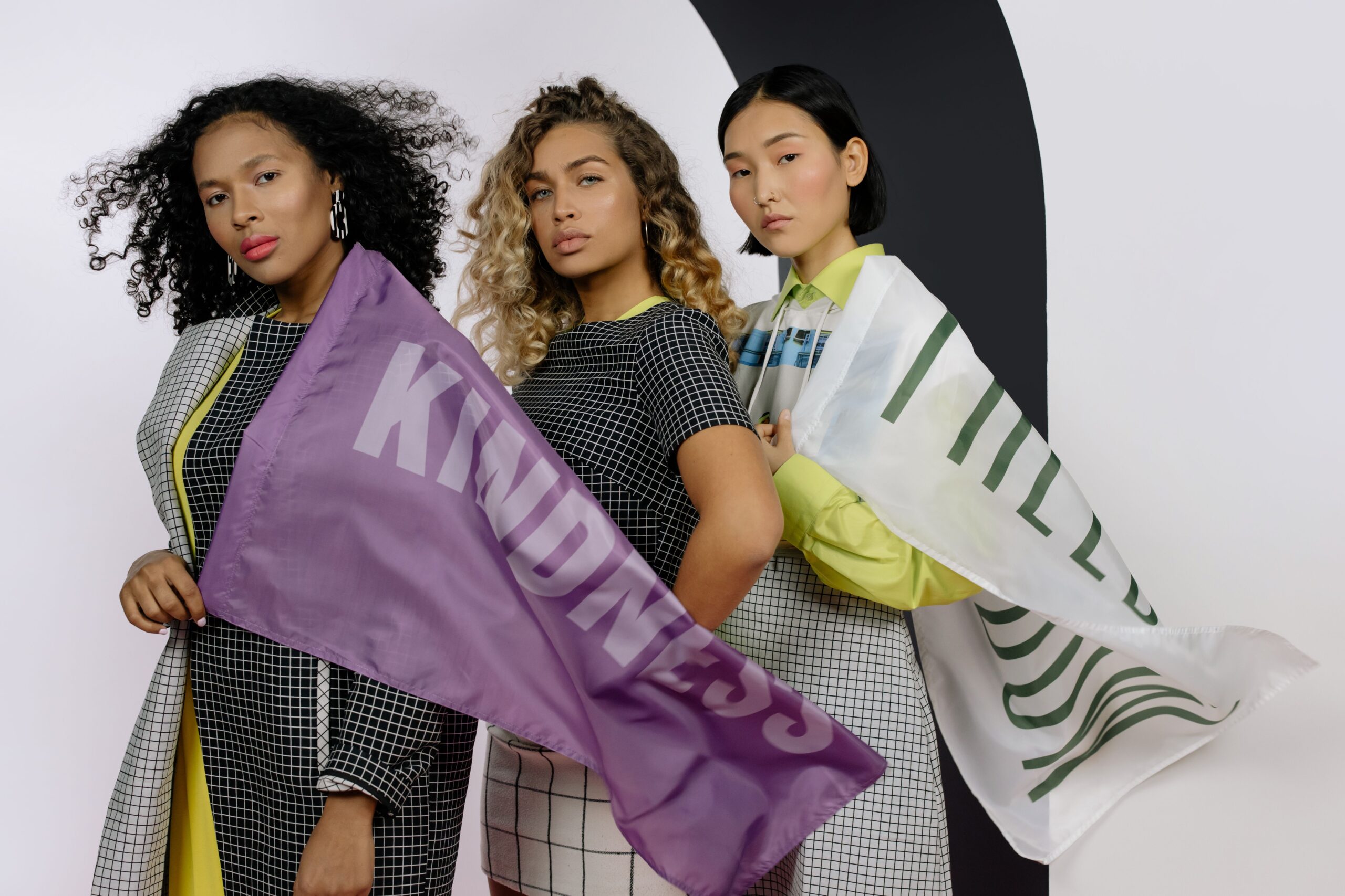 Kako mlade dizajnerke mogu izgraditi uspešnu modnu karijeru – mlade dizajnerke moda