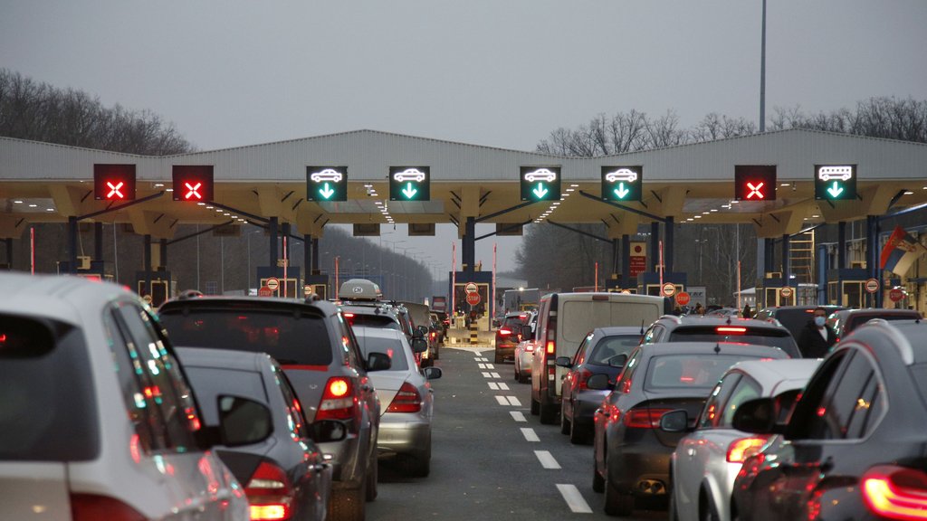 Stanje na graničnim prelazima i naplatnim stanicama: Gde se danas najviše čeka