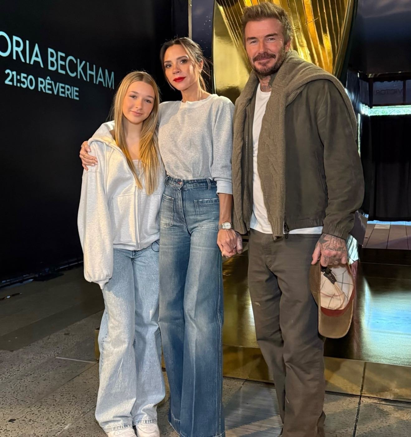 Viktorija Bekam otkriva koje cipele savršeno idu uz crvene haljine – Viktorija Bekam moda