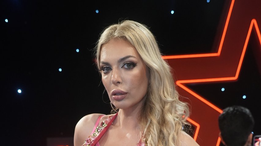 IZNENADNI OBRT U SLUČAJU AVE KARABATIĆ: Hrvatska starleta zadržana zbog nevažećih dokumenata, preti joj deportacija (FOTO) – deportacija Ave Karabatić