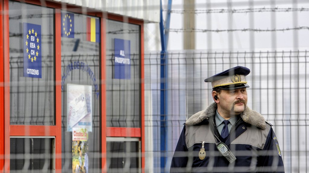 Napad učenika u Bistrici: Sedmak nožem izbo nastavnicu u učionici – napad u Bistrici