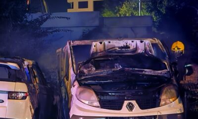 Požar na Novom Beogradu: Izgorelo šest automobila, vatra krenula od džipa