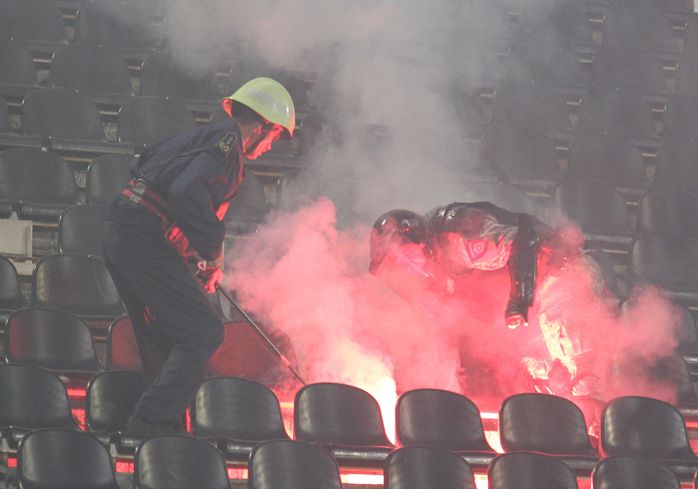 Tuča navijača i redara u Zenici: Incident na meču Čelik – Zrinjski uzburkao tribine – tuča navijača Zenica
