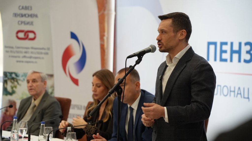 Više od 20.000 penzionera na tribinama PIO fonda: Šta ovi susreti donose najstarijima – penzioneri na tribinama PIO fonda