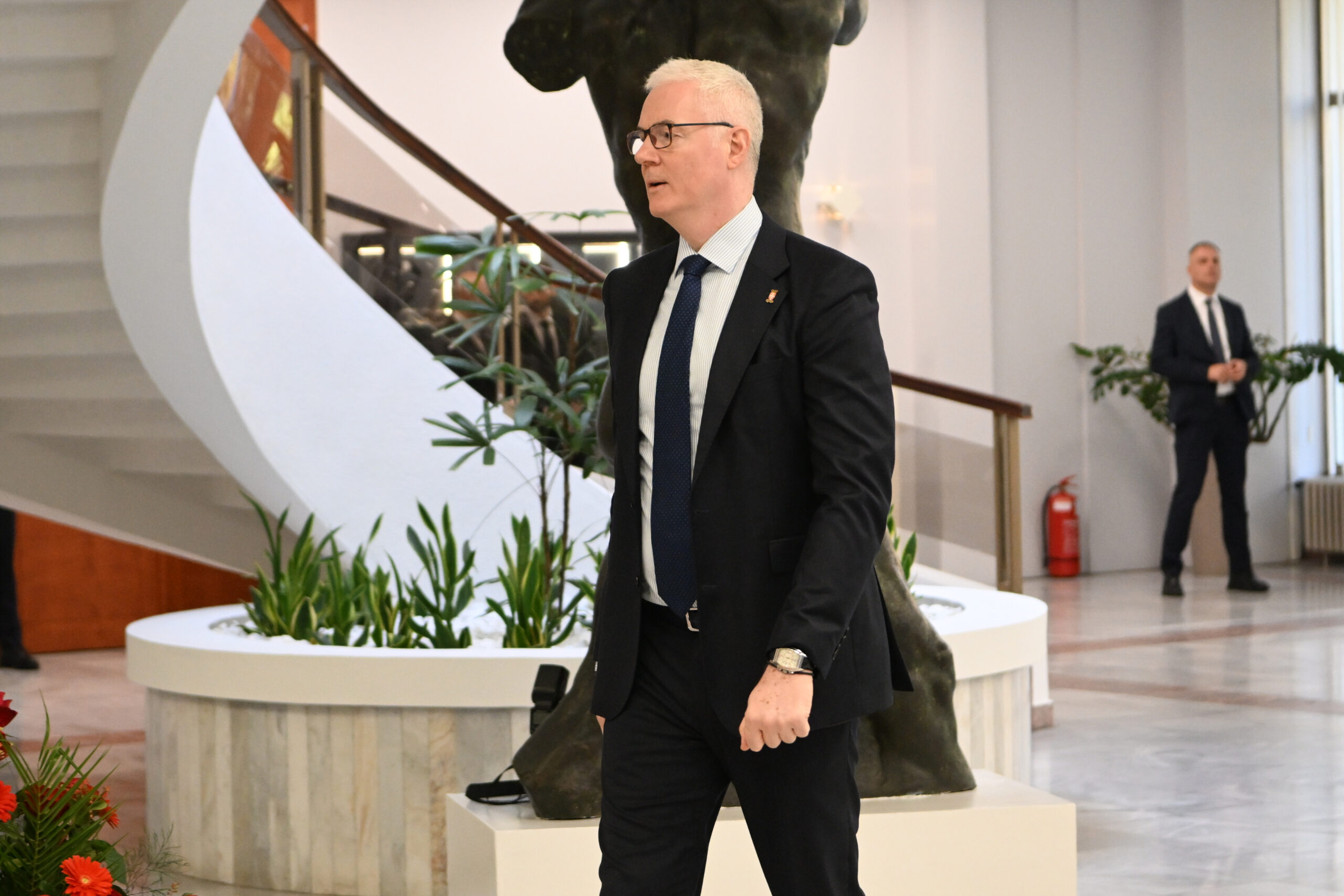 Dejan Tomašević i Dejan Bojović nagradili školu „Vožd Karađorđe” u Gornjem Matejevcu – Dejan Tomašević Osnovna škola Vožd Karađorđe