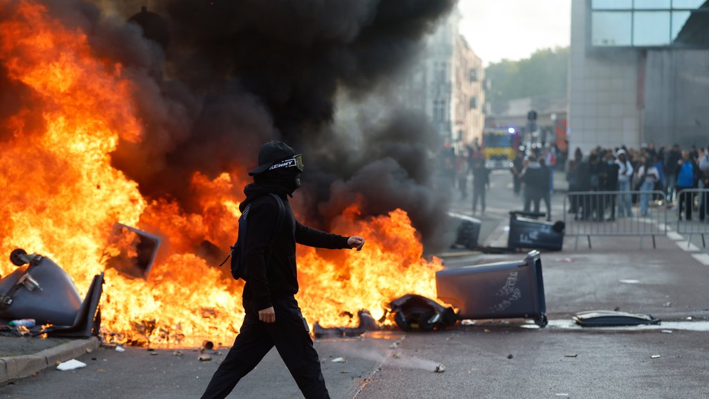 Francuska pred subotnje proteste: Pojačane policijske snage u Parizu i Marseju – protesti u Francuskoj