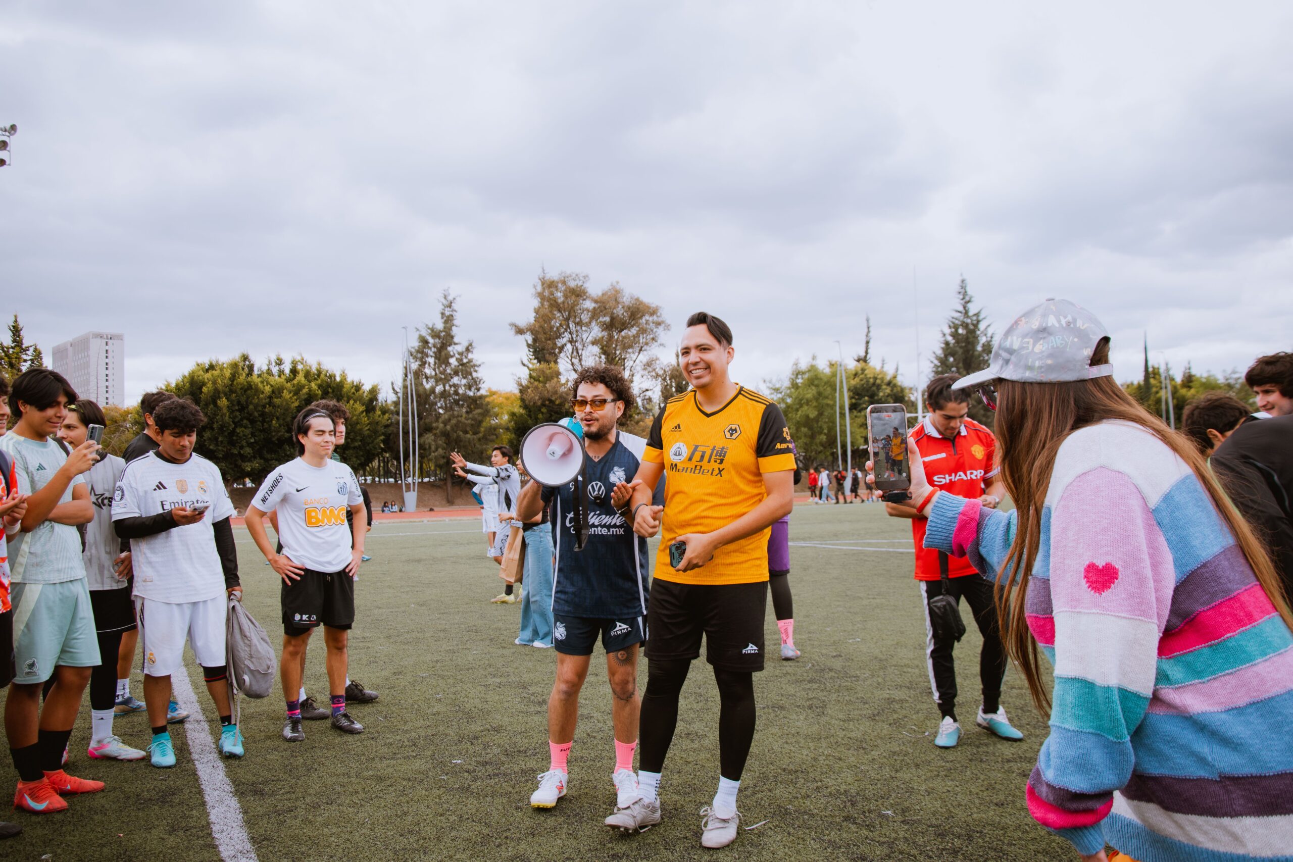 Inter JP Financial Gira Megacracks stigla u Barahas: Školarci iz San Pedro Apóstol škole uživali uz futsal zvezde