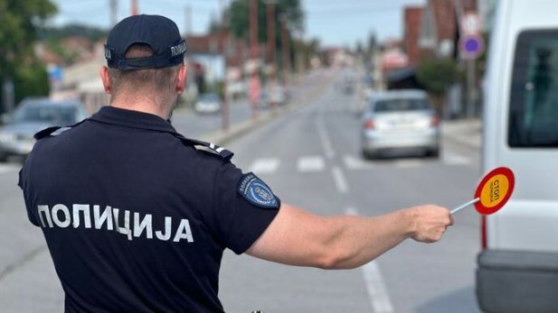 Prava vozača u saobraćajnoj kontroli: Kada možete da ćutite i zašto je to važno – napad policije pitanjima