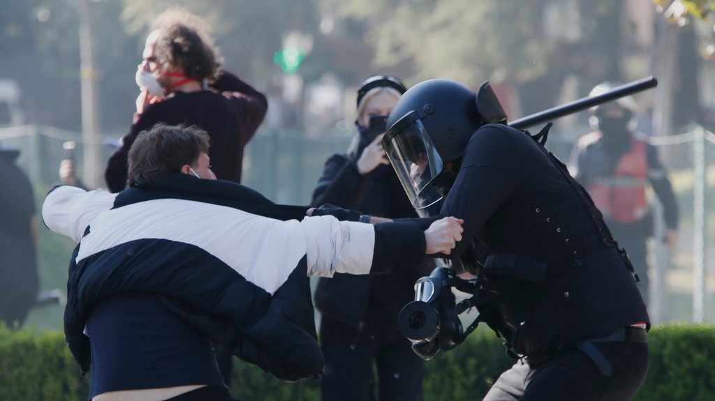 Sukobi u Tirani: Demonstranti i policija u okršaju sedmi dan zaredom – napad u Tirani