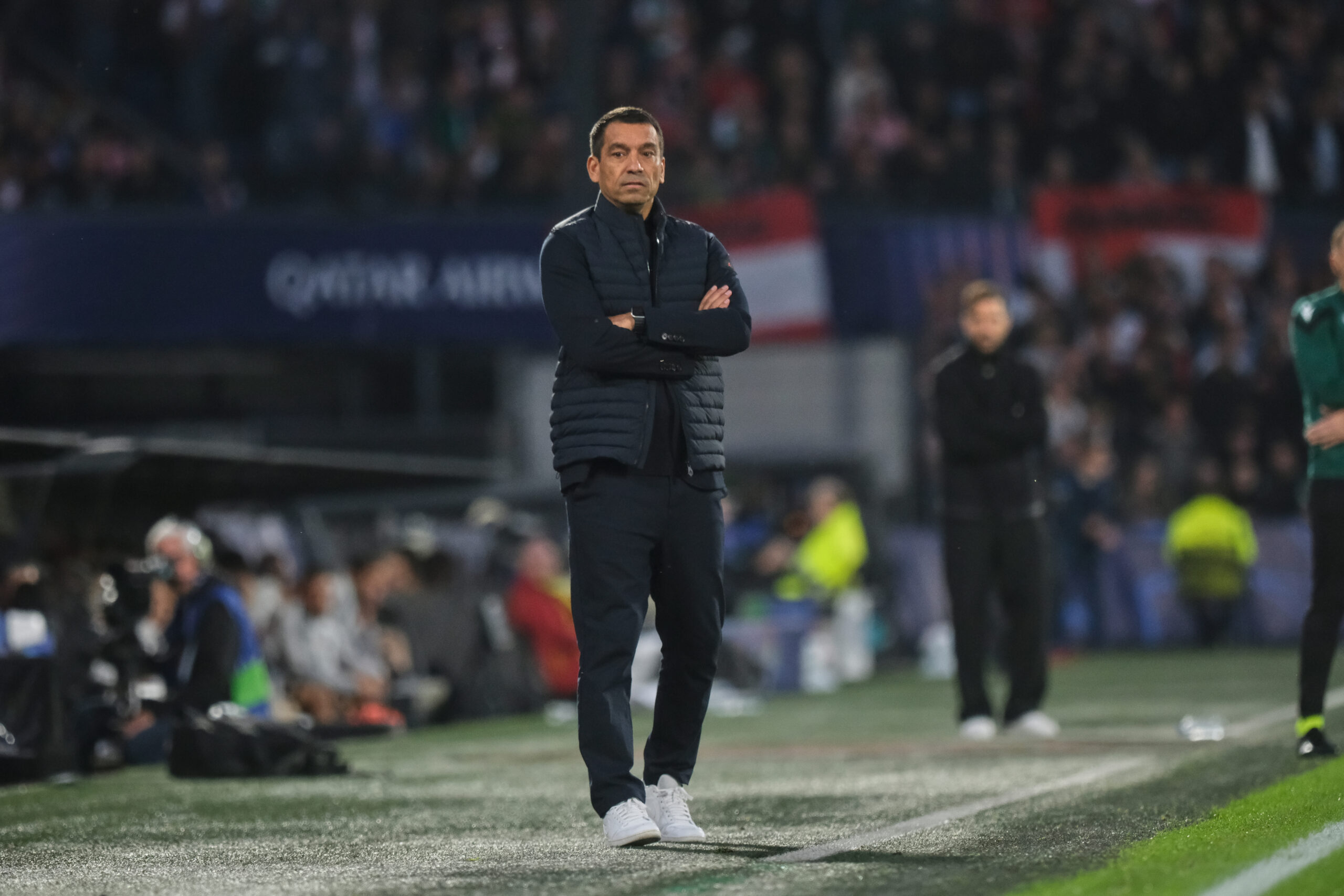 Van Bronckhorst: Ovo nije teren kakav očekujete u Ligi šampiona – Đovani van Bronkhorst Liga šampiona
