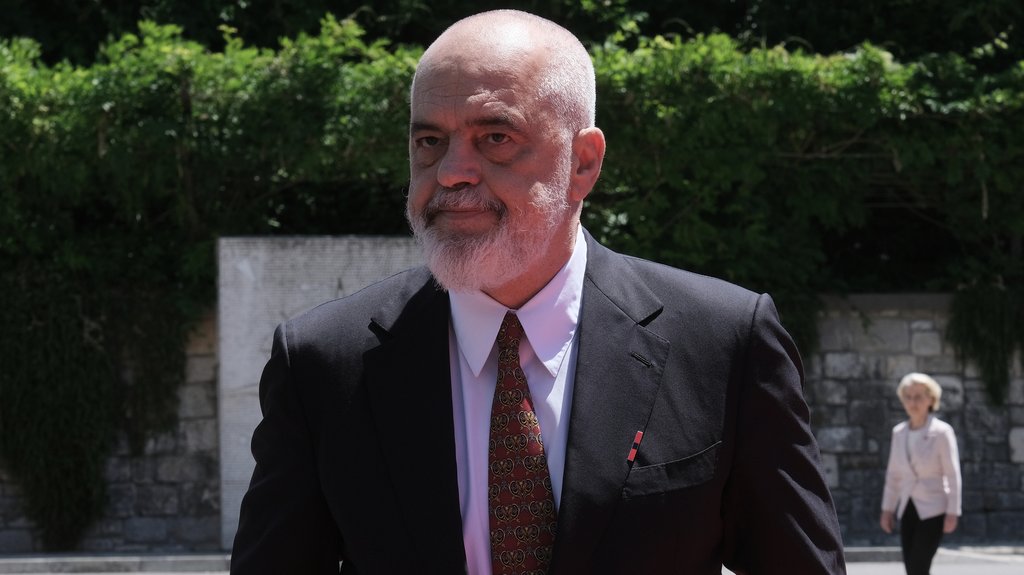 Edi Rama o eskalaciji nasilja u Albaniji: Ovakvi protesti viđeni i u drugim evropskim zemljama – eskalacija nasilja u Albaniji