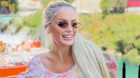 KAKO IZGLED IZAZIVA PREDRASUDE: Sara Bero otvoreno o uvredama zbog ćerki sa Daunovim sindromom (FOTO) – deca sa Daunovim sindromom