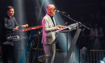 KAKVA ATMOSFERA U NIŠU NA TRGU KRALJA MILANA: Saša Matić izveo pesmu koju su svi pevali zajedno (FOTO) – pesma se ori centrom Niša