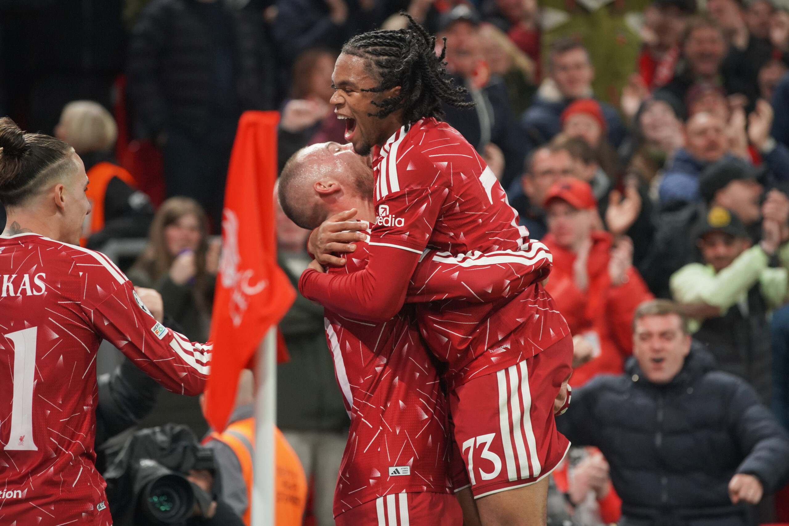 Liverpool preokrenuo protiv Viljareala 4:3: Rio Ngumoha briljirao sa dve asistencije u Ligi šampiona