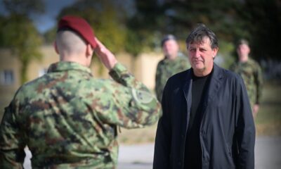 Ministar Gašić uručio boksersku opremu 63. padobranskoj brigadi: Novi podsticaj za fizičku spremnost – bokserska oprema 63. padobranska brigada