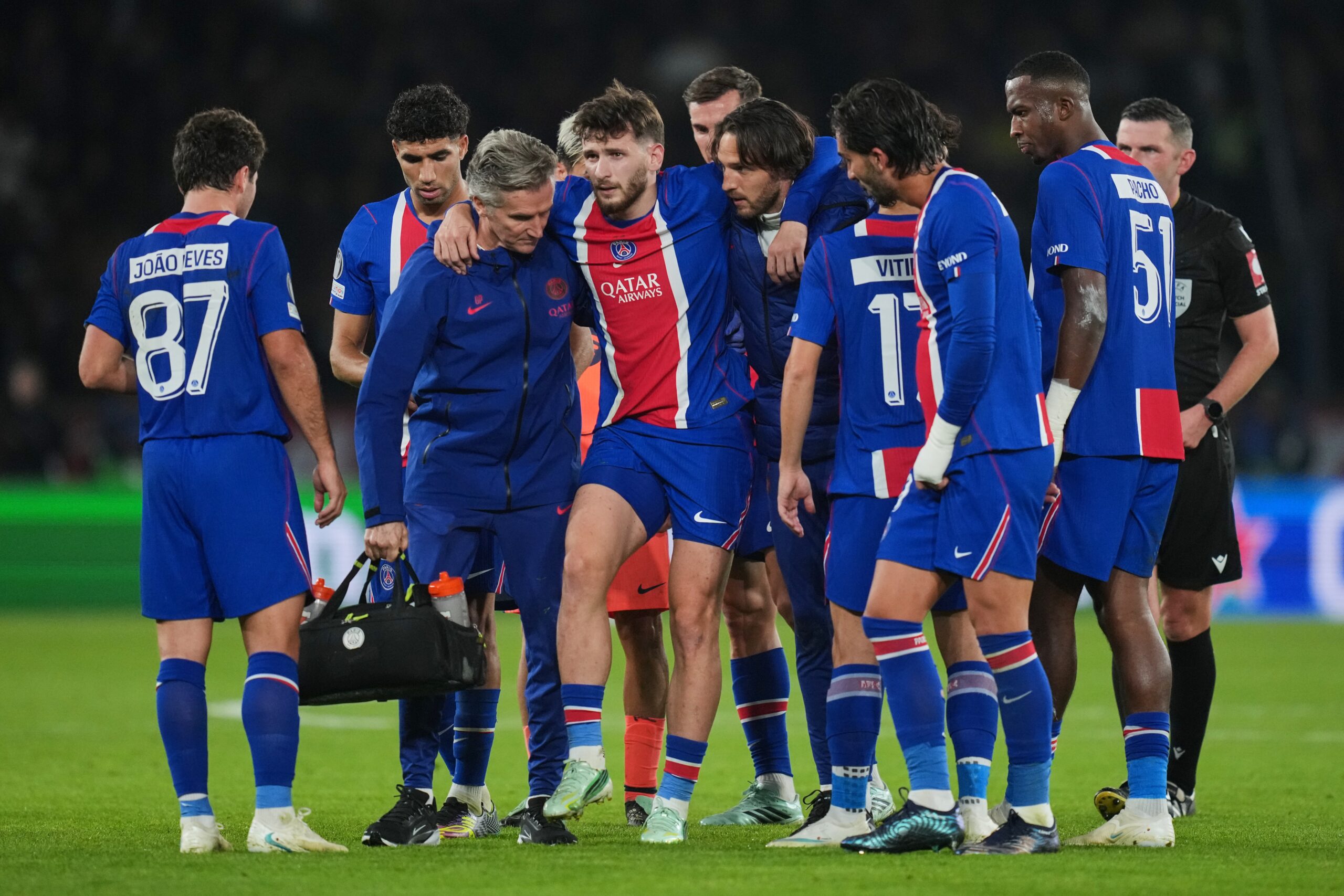 Težak udarac za PSG: Kvaratskhelia povredio ligamente protiv Barselone – Kvicha Kvaratskhelia PSG Barselona