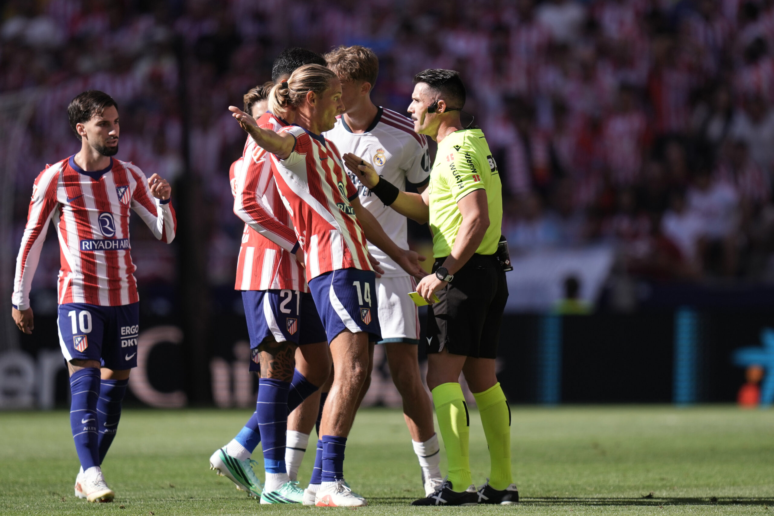 Miguel Ángel Gil primio Orden prijateljstva u Kazahstanu: Priznanje za razvoj fudbala – Miguel Ángel Gil Atletico Madrid Kazahstan