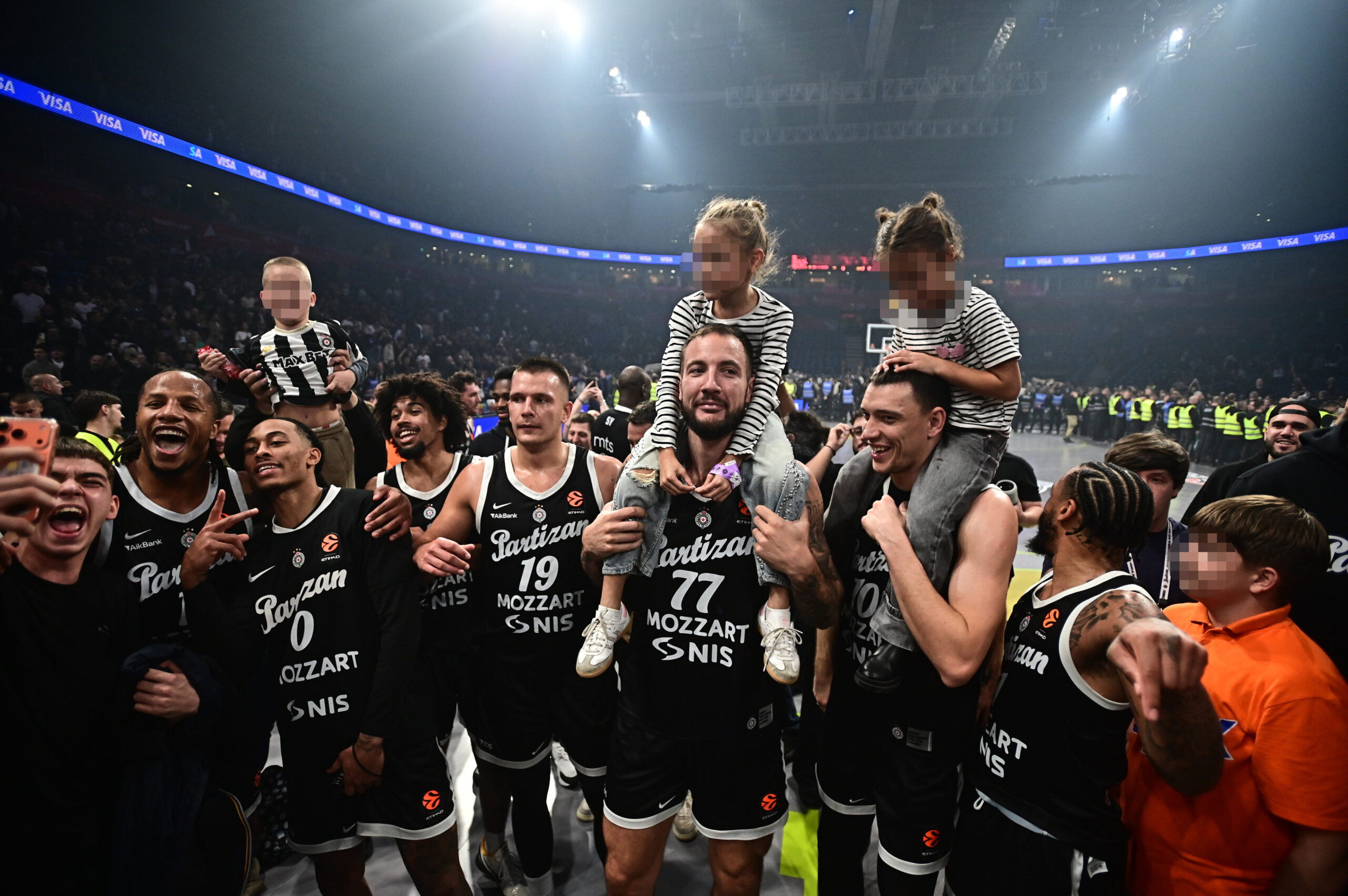 Partizan pobedio Crvenu zvezdu 85:82 posle produžetka u večitom derbiju Evrolige