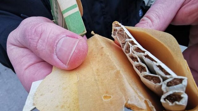 Priča iz Požege: Kako su dve paklice cigareta spasile život tokom bombardovanja – napad na kasarnu u Nišu
