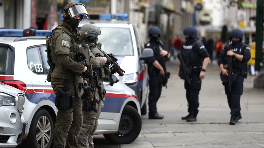 Srbin uhapšen u Beču: Suprugu namamio zbog razvoda, pa je brutalno napao – napad u Beču