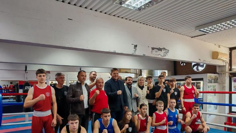 Srpski bokserski savez donirao ring i opremu klubu 14. oktobar KŠ 037 iz Kruševca