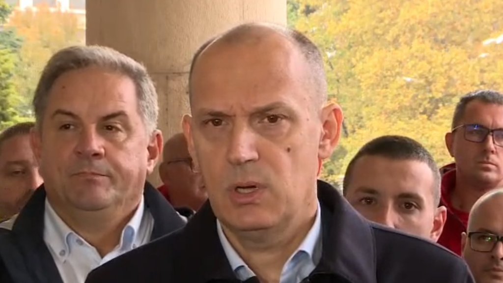 Zlatibor Lončar demantuje navode o incidentu u GAK Višegradska – plafon na bebe u GAK Višegradska